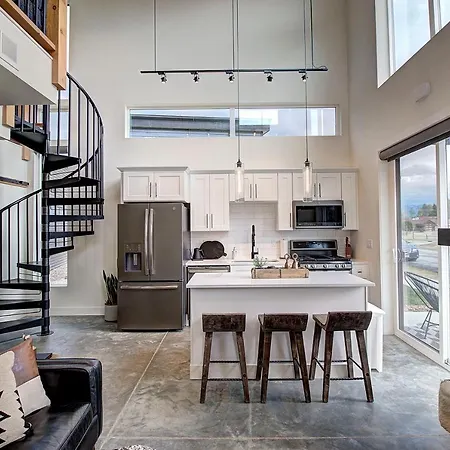 Brand New Luxury Townhome Best Location In Town